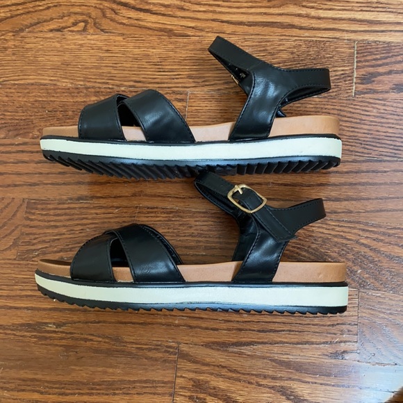 Cathy Dior Sandals - Picture 2 of 9